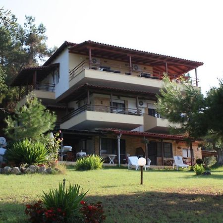 Bambola Apartments Неа-Муданья Экстерьер фото